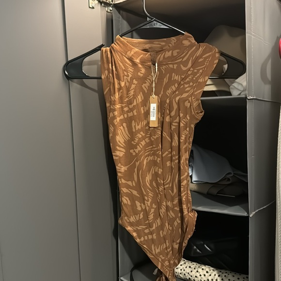 SKIMS Summer Mesh Mock Neck Bodysuit in Latte Swirl Size Small - Picture 2 of 4